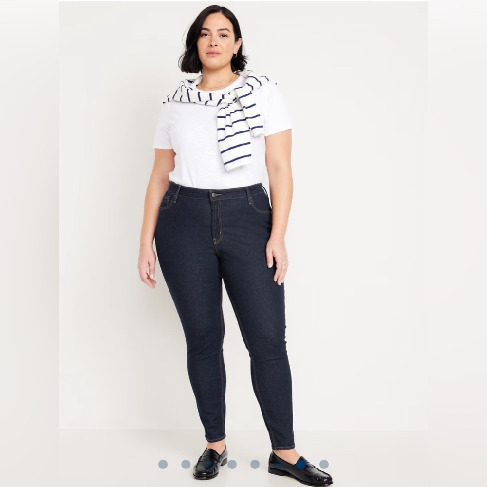 Old Navy Mid-rise super skinny jeans NWT